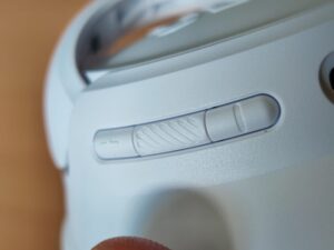 JBL Tune 730BT Over-Ear-Kopfhörer Lautstärkeregelung